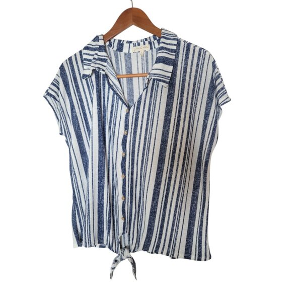 joie de vivre Tops - Women's Blue White Summer Casual Joie De Vivre L Button Down Shirt
